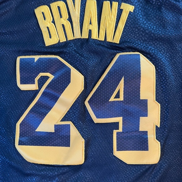 Kobe Bryant - 24 - Lakers Jersey - Black Mamba Edition - Size L - Picture 4 of 6